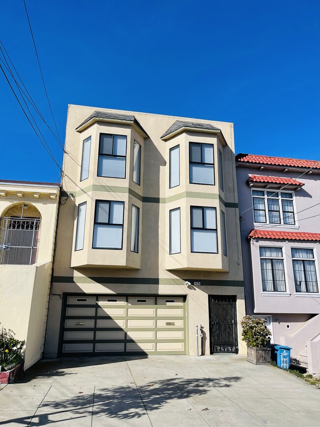 Photo - 237 Lee Ave Unidad 237