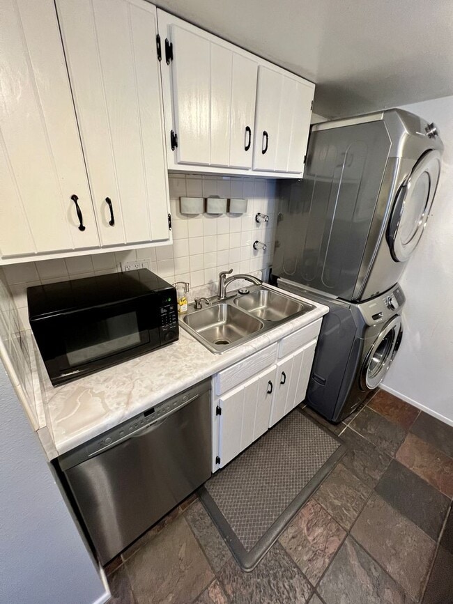Photo - TWO STORY TOWNHOME, NEW FLOORING/CARPET, TWO TONE PAINT, STAINLESS APPLIANCES, WASHER/DRYER, CORN...