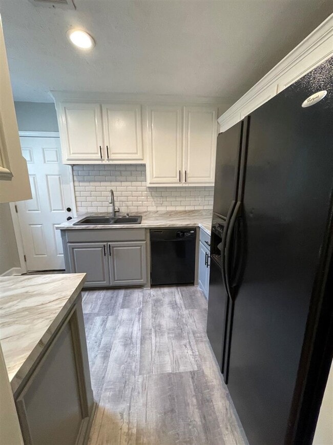 Photo - 1108 NW Maple Ave