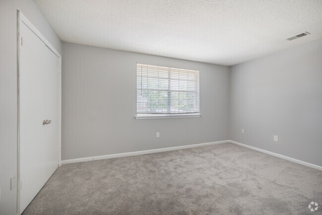 2BR, 1.5BA Townhouse - 980SF - Primary Bedroom