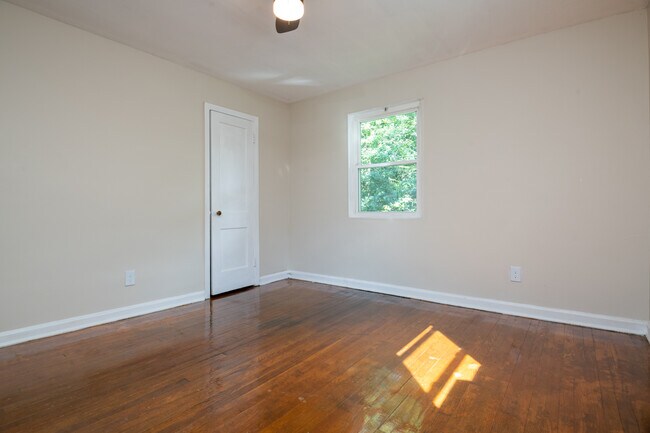 Photo - 8322 Roanoke Ave Unit 5