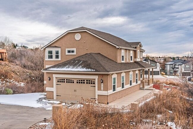 Building Photo - Stunning 5BR Home with Luxury Master Suite & Low-Maintenance Yard!