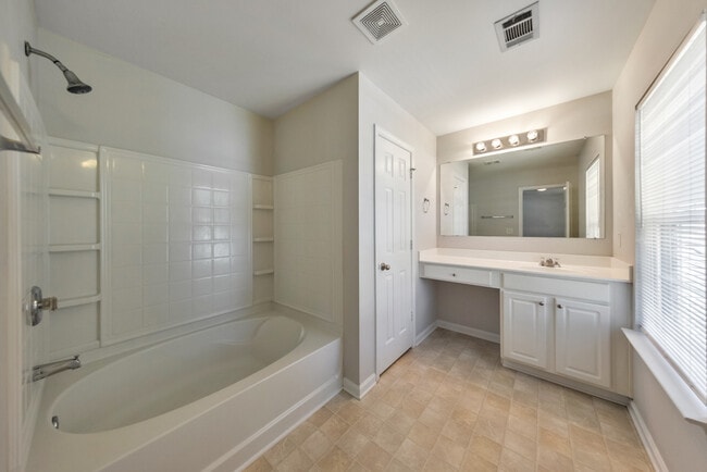 Photo - 2830 Mayfair Dr