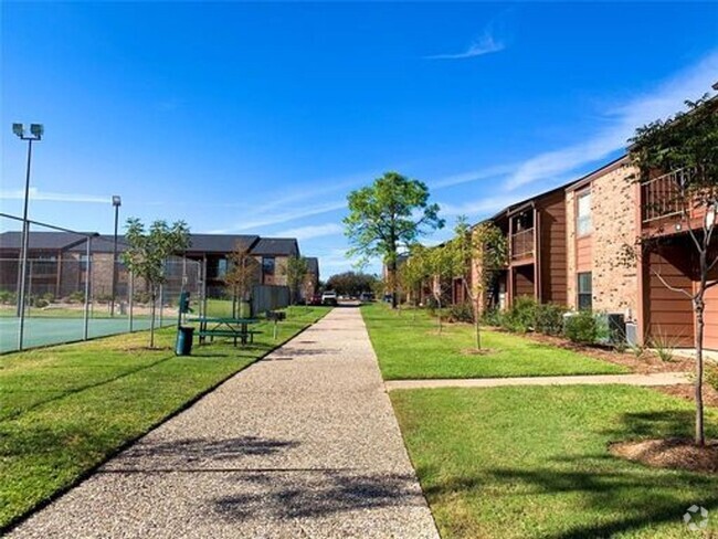 Building Photo - 904 University Oaks Blvd Unit 904 #95 Rental