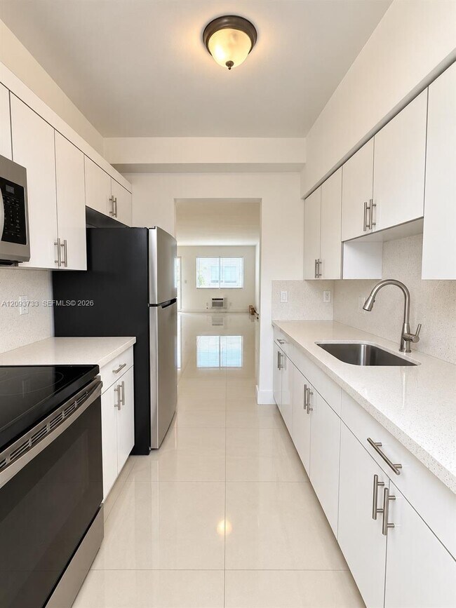 Photo - 8215 Crespi Blvd Unit 2