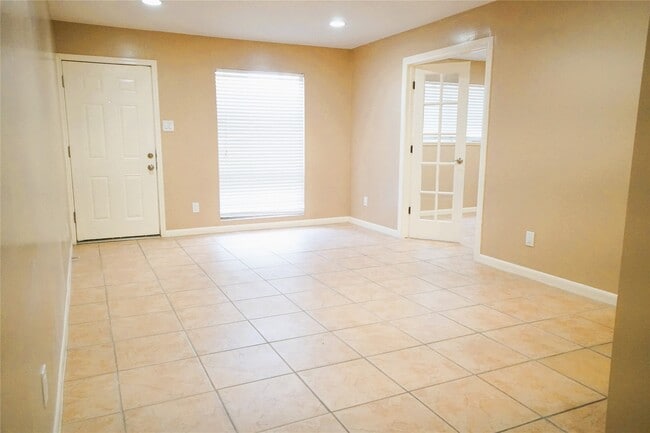 Photo - 2414 Mimosa Dr
