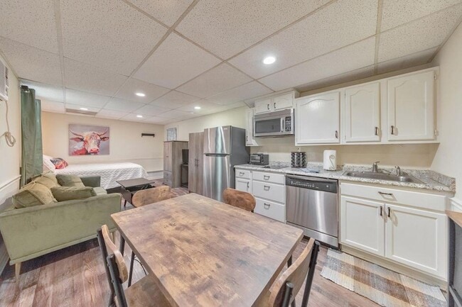 Photo - 1502 Rockcrest Way House