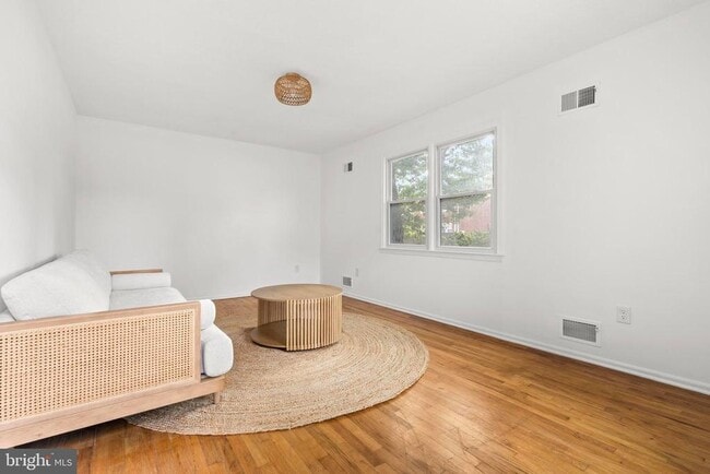 Photo - 282 Clermont Terrace