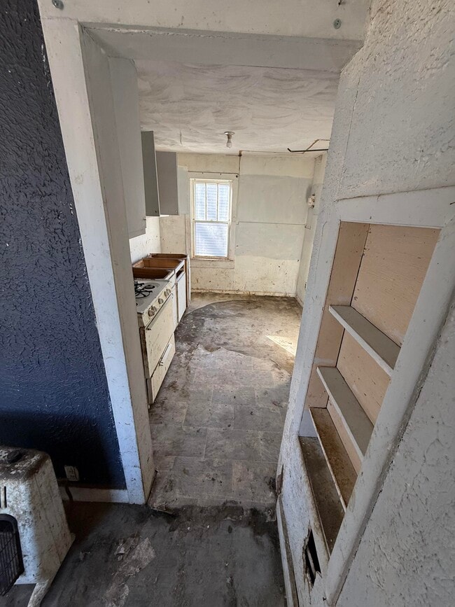 Photo - 1700 W Grand Ave