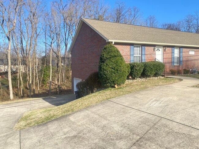 Photo - 220 4th Ave Unit B