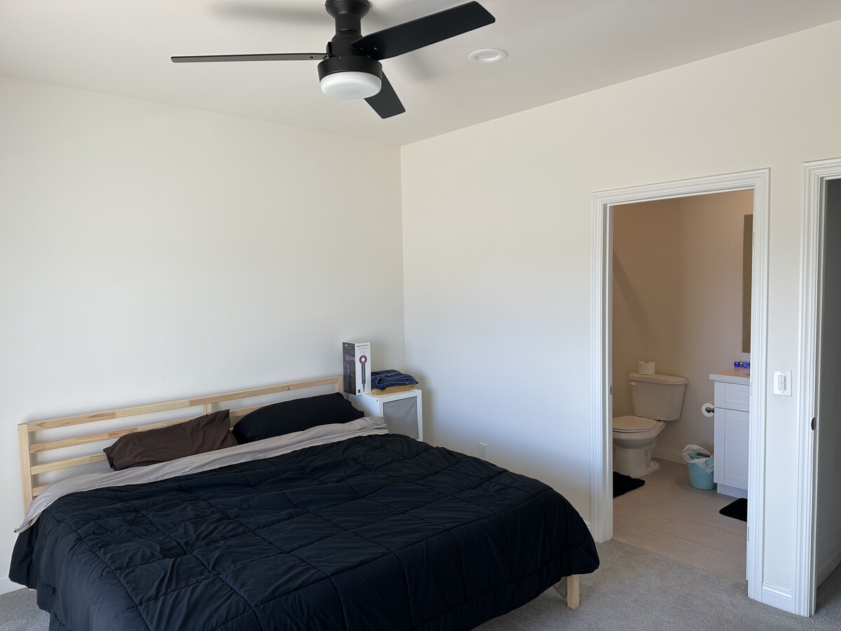 Photo - 16425 Arrow Blvd