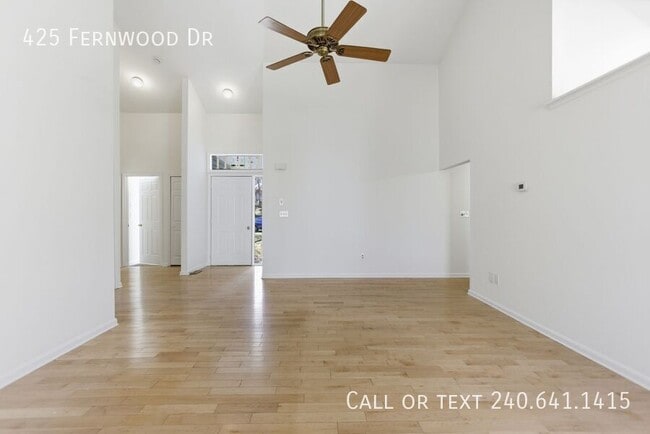Photo - 425 Fernwood Dr
