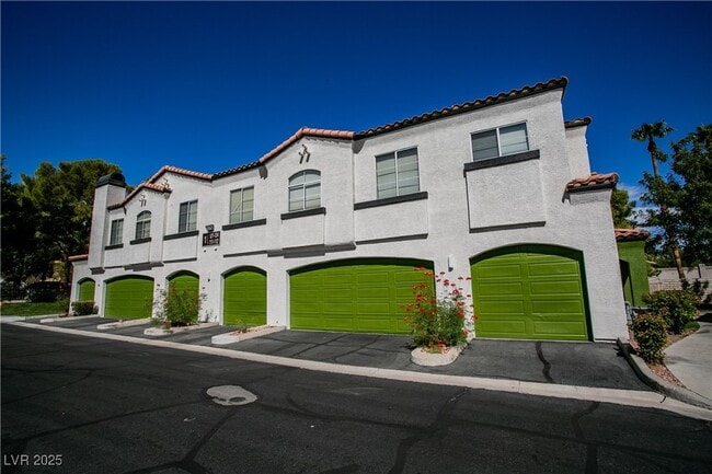 Building Photo - 2675 Windmill Pkwy Unit 1034 Rental