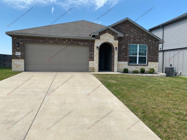 Building Photo - $250 OFF FIRST MONTHS RENT Rental