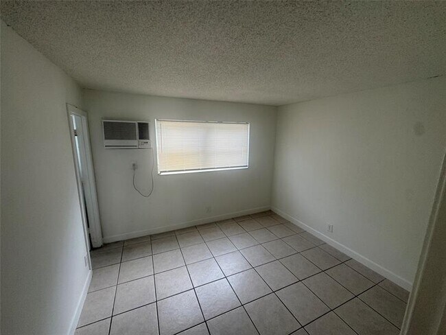 Photo - 5174 NE 6th Ave Unit 501