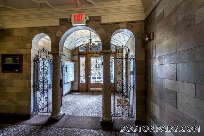 Photo - 2 Elmwood Ave Unit 11