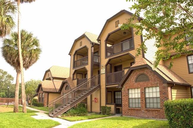 Building Photo - 1/1 3rd Floor with private balcony in gate... Unit 306