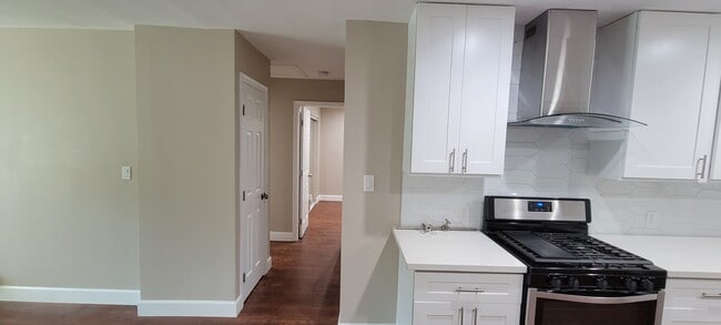Photo - 6460 Mary Ellen Ave Unidad 6460 -1