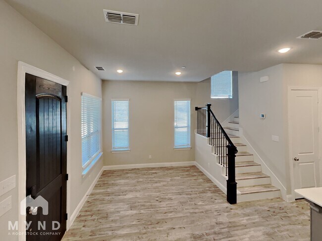 Photo - 6288 Rilla St