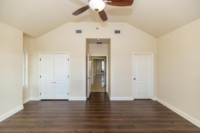 Photo - 1026 Avenue H