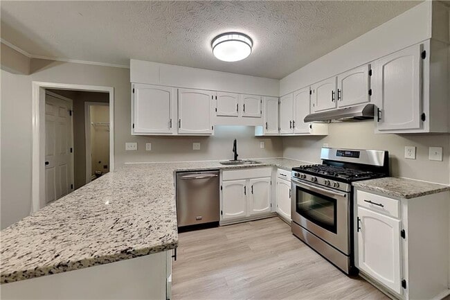 Photo - 9880 Lake Forest Way