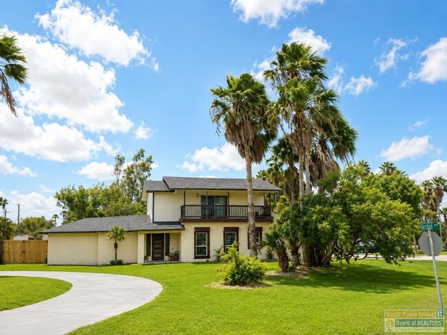 Building Photo - 1025 Beach Blvd