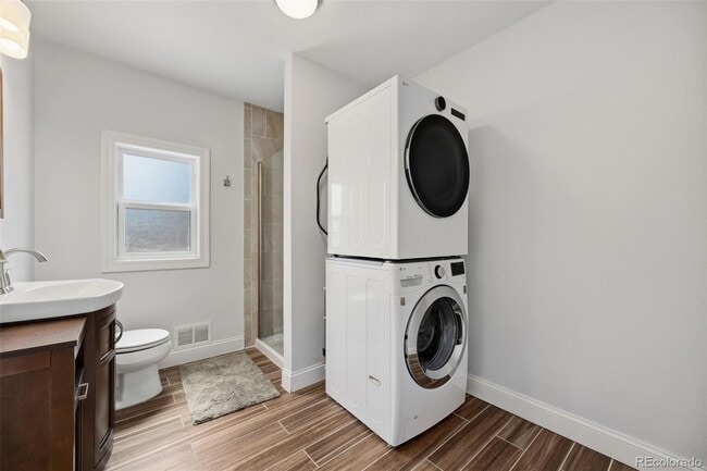 Photo - 3850 Harlan St