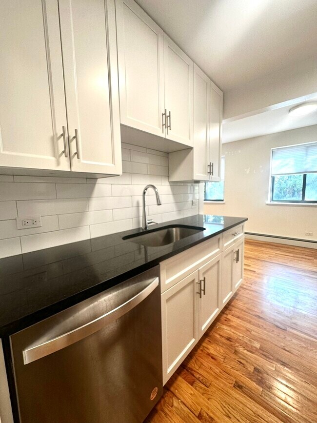 Photo - 6954 N Sheridan Rd Unit 203