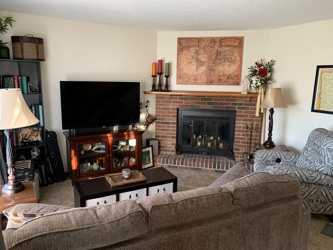 Photo - 8333 144th St W