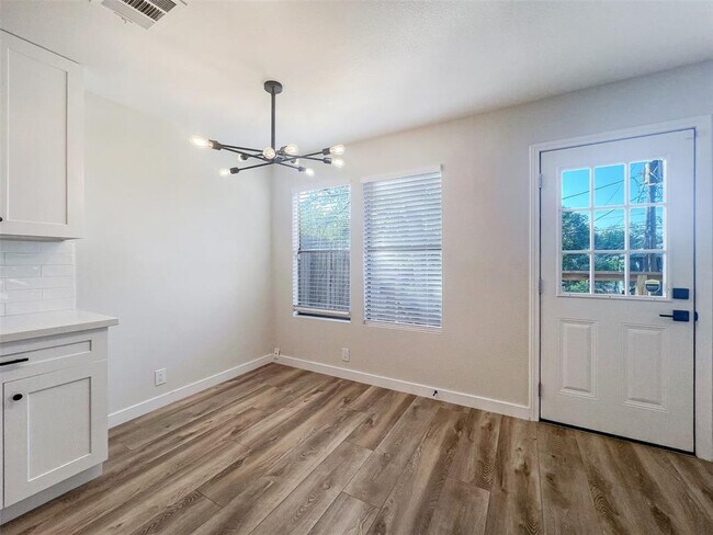 Photo - 3506 Larchmont Cove