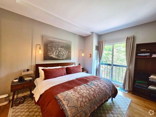 Building Photo - Lovely 1 BR/1 BA Condo in the Heart of Geo...
