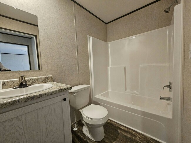Photo - 464 Suwanee Dr