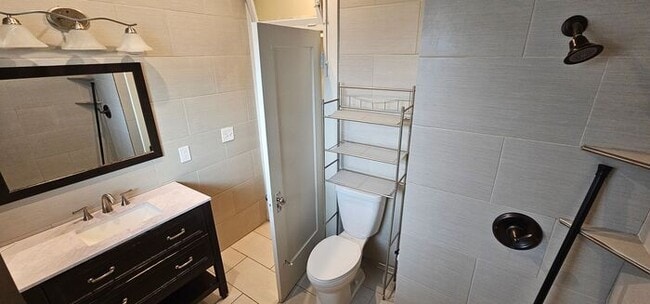 Photo - 2 bed 1 bath plus office/Den room, Downtown Reno, UNR. Duplex FOR RENT!