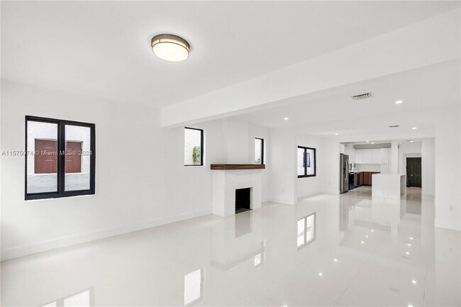 Photo - 1687 SW 11th St