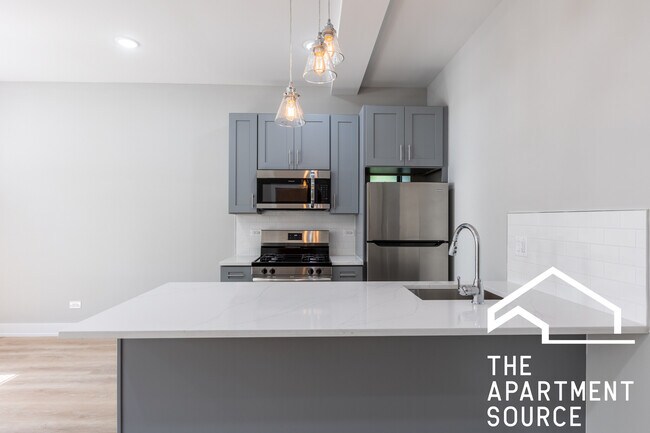 Photo - 427 W Belmont Ave Unit 2