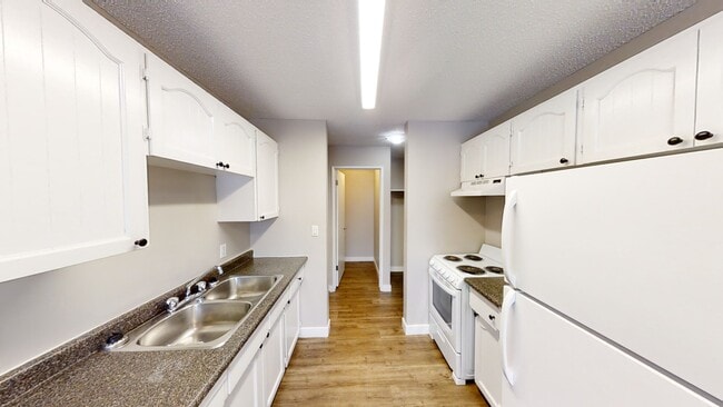Photo - 10114-10105 105 Ave Unit 202