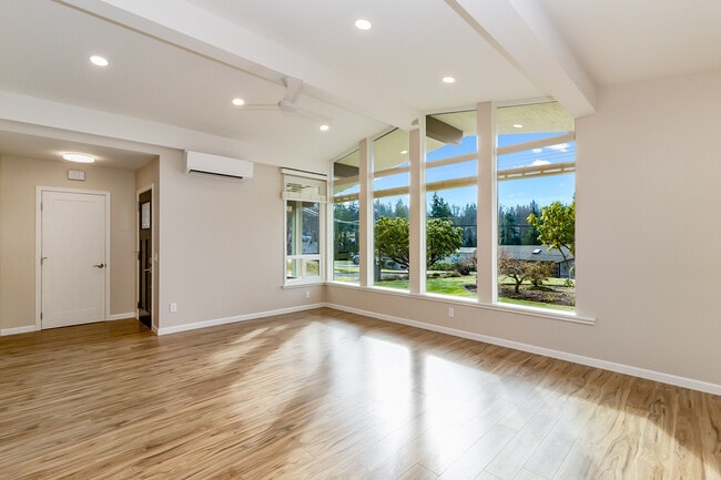 Photo - 8317 Vernon Rd