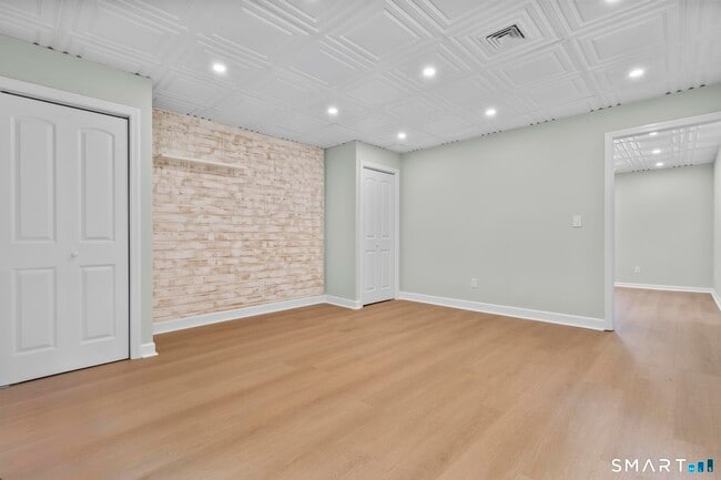 Photo - 184 Maple St