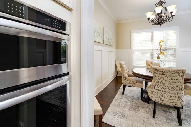 Photo - 1290 Redbud Dr