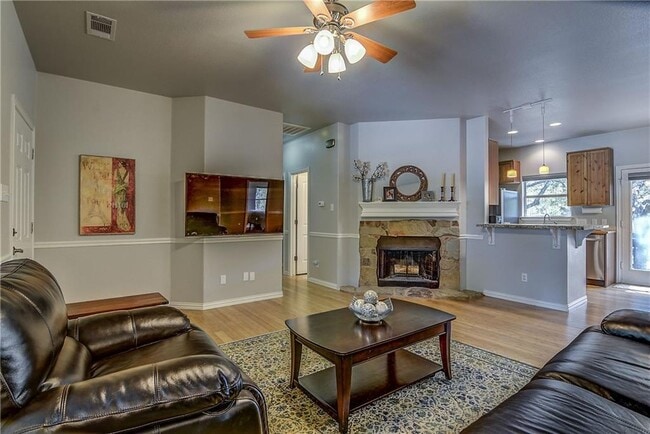 Photo - 17106 Oak Cliff Cir