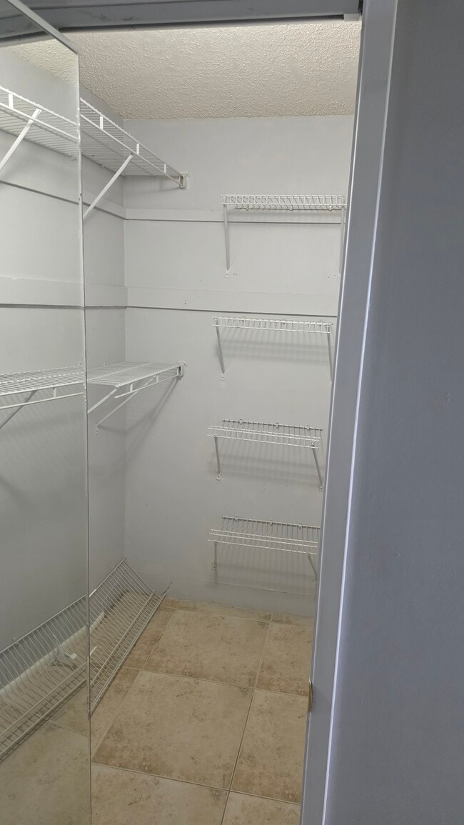 Photo - 950 Hillcrest Dr Unit 512