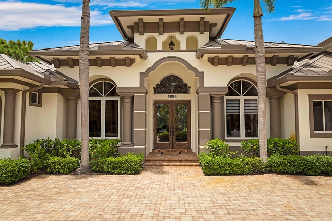 Photo - 1296 SE Colony Way