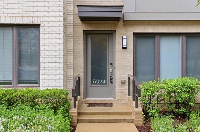 Photo - 6924 Rockledge Dr