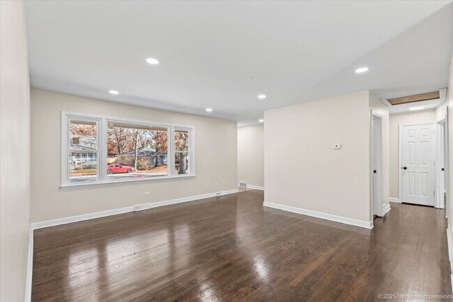 Photo - 17740 Clyde Ave