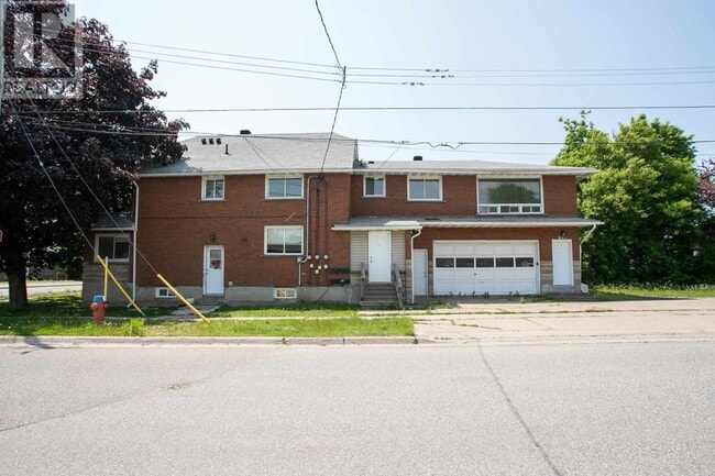 Building Photo - 2 Bedroom Upper-Level Unit B