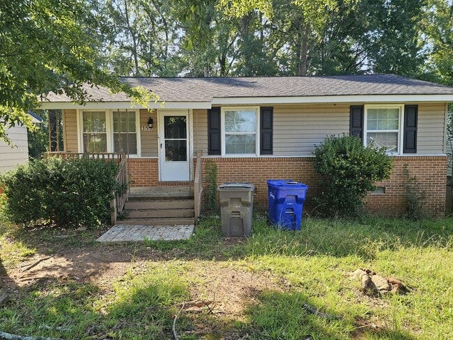 Building Photo - 355 Woodview Ave
