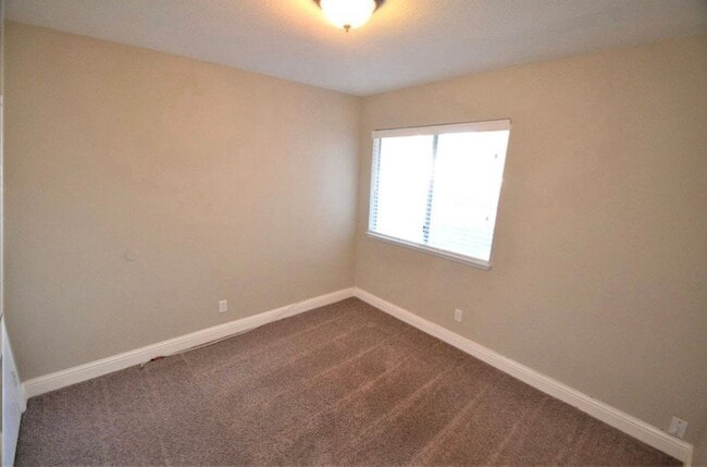 Photo - 8263 Florintown Way