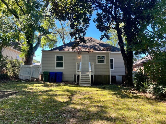 Photo - 960 Dewey St SW
