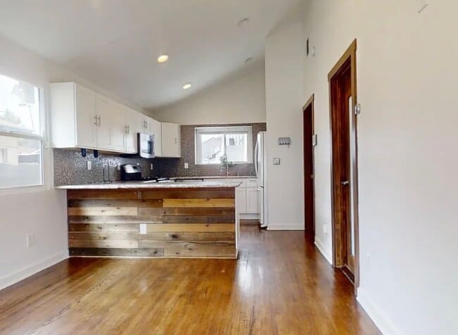 3629 Marmion Way