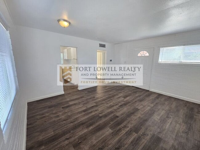 Photo - Renovated 1 Bed / 1 Bath Apartment with Private Yard!